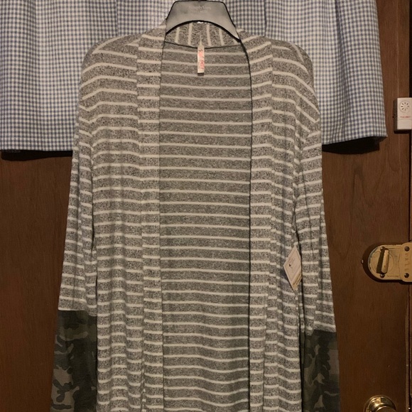 Pretty Gray and White Striped Cardigan  Size L  NWT - Picture 12 of 13